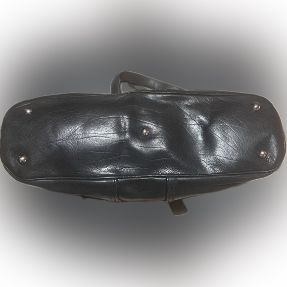 Yves Saint Laurent Muse Leather Handbag - Picture 5 of 12